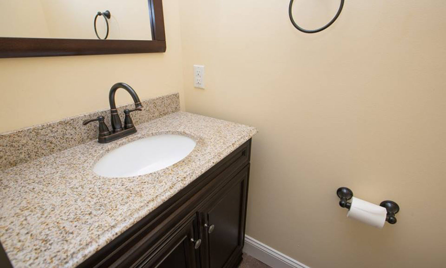 18198984_637647289768997_8493668101531209113_n